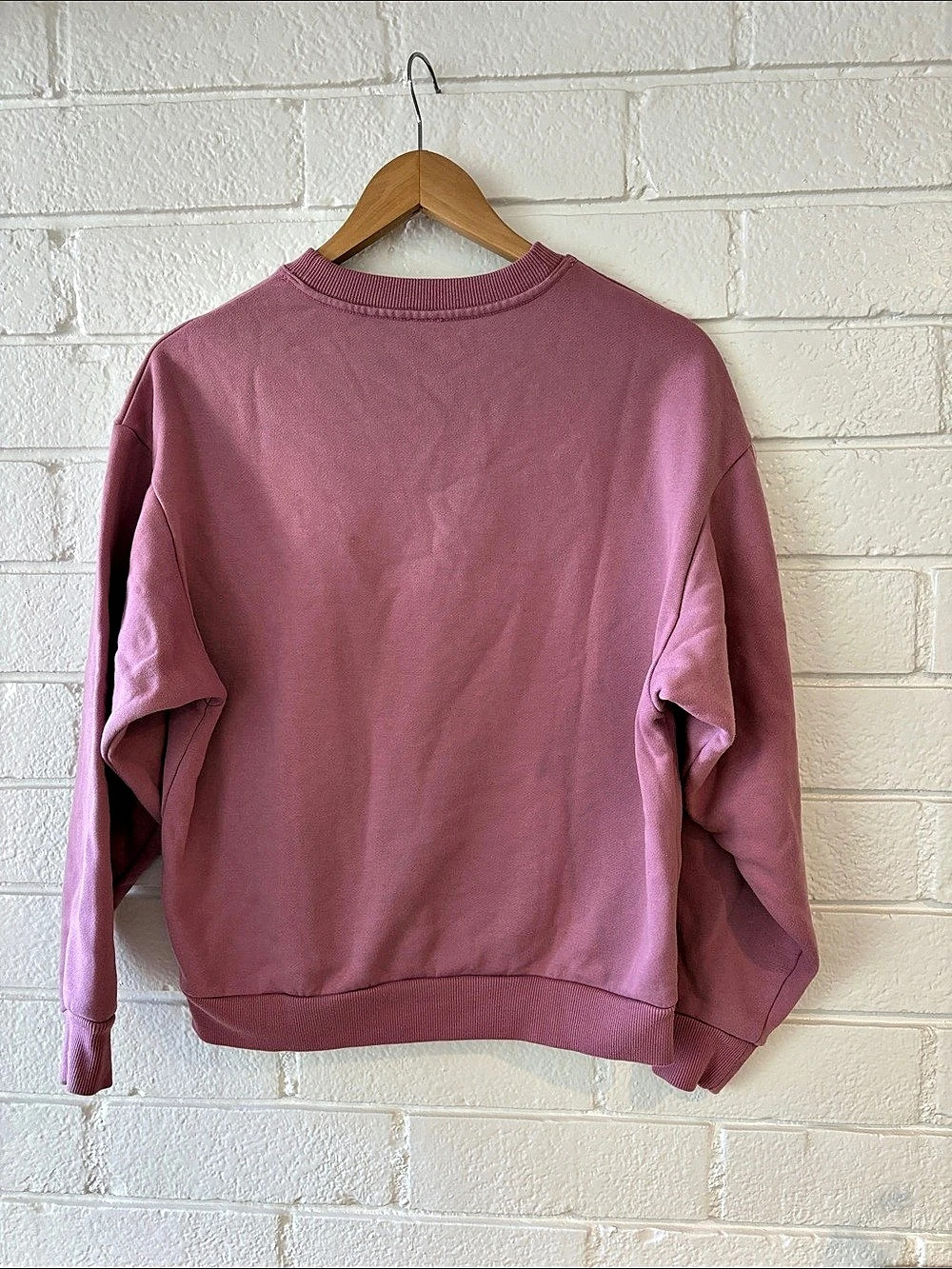 Alo Accolade Crewneck Sweatshirt in Pink Like New - Picture 4 of 4